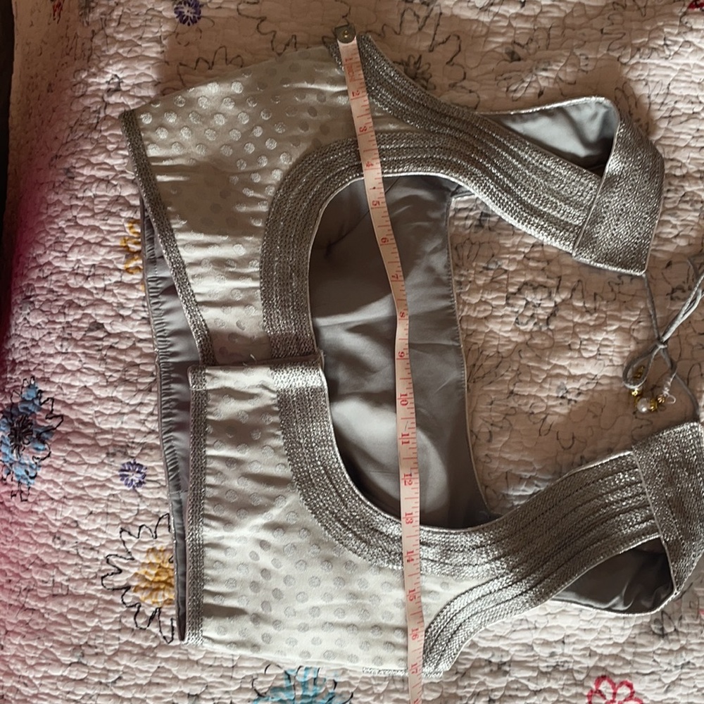 Silver blouse - Picture 3 of 5